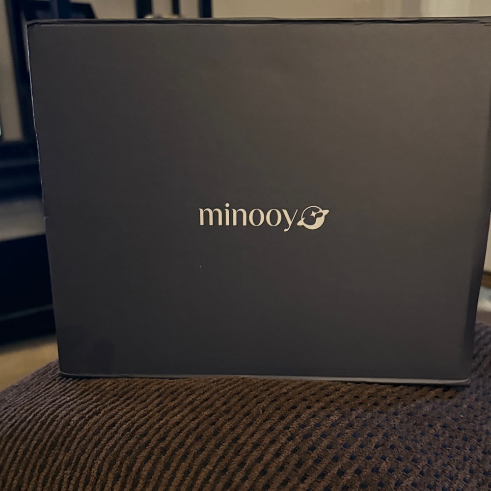 Minooy Genuine Leather Crossbody w/dust bag and box